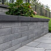 Unilock Pisa Smooth Concrete Wall